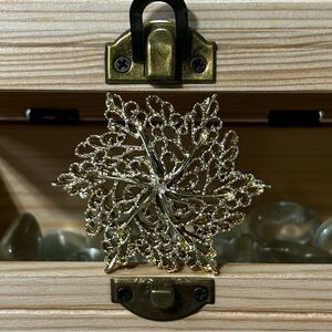 Vintage signed Gerrys gold tone brooch